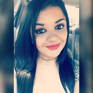 Meet your Posher, Claudia